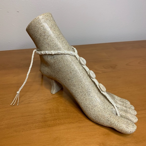 Cowrie Shell, Macrame & Toe Ring Anklet Natural - Picture 3 of 5